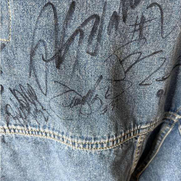 Vintage Liz Claiborne Jean Jacket with Sport Team Signatures Size Small Petite - Picture 3 of 9